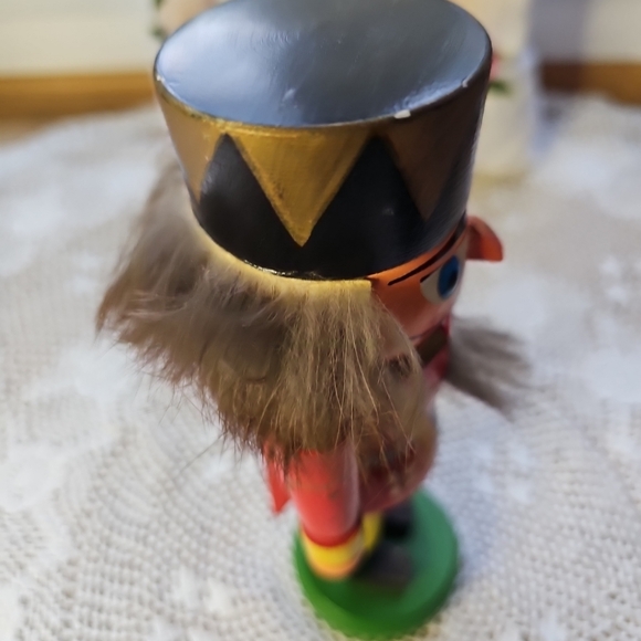 Erzgebirge Soldier Nutcracker, Made in Germany, Vintage 8" Medium size - Picture 3 of 9